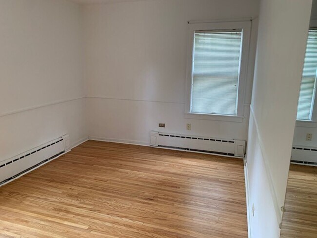 Building Photo - 4200 Brookside Ave