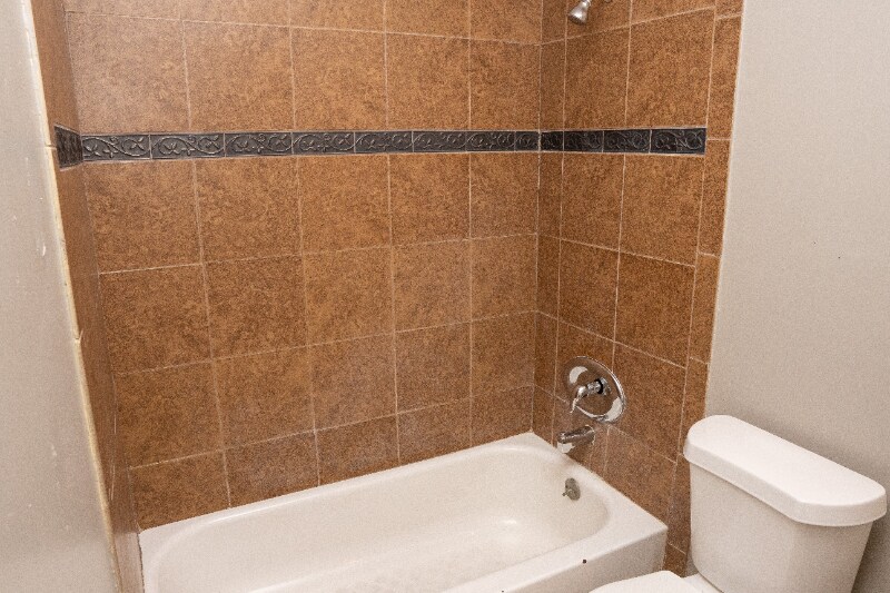 Building Photo - 434 W 17th St