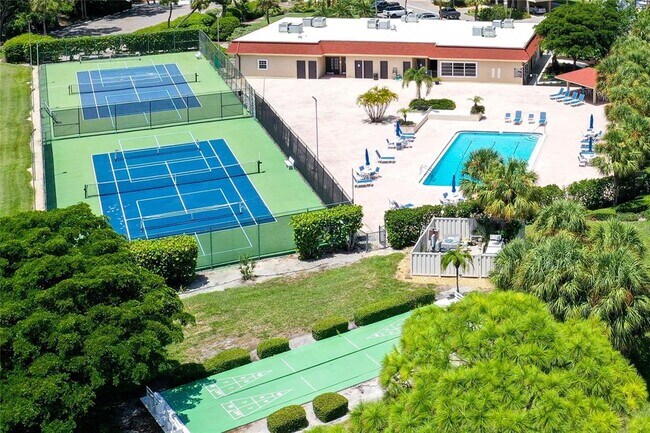 Building Photo - 4780 Gulf of Mexico Dr