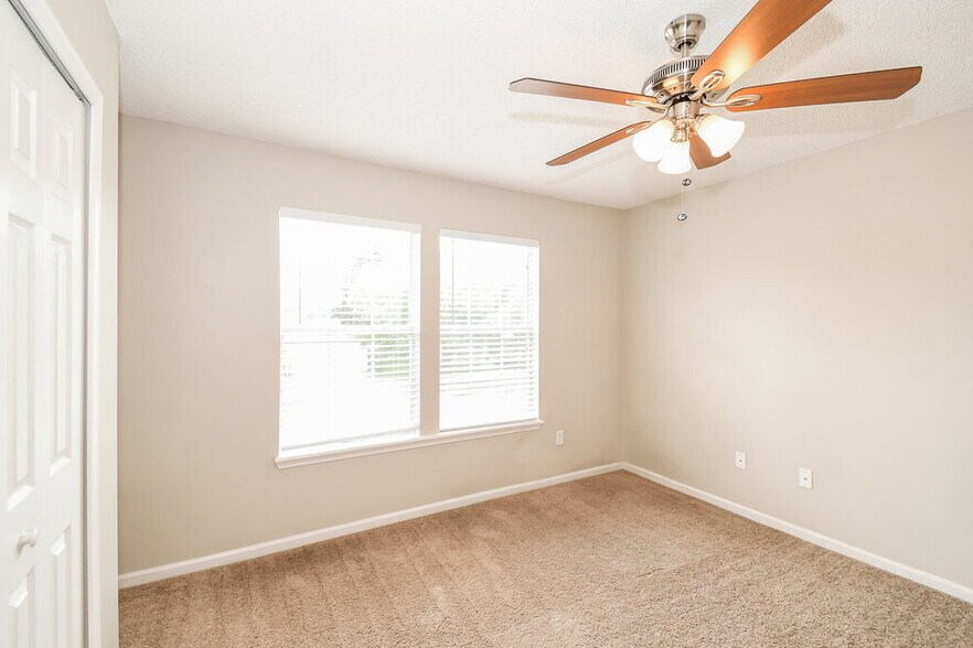 Building Photo - 13558 Ashford Wood Ct W