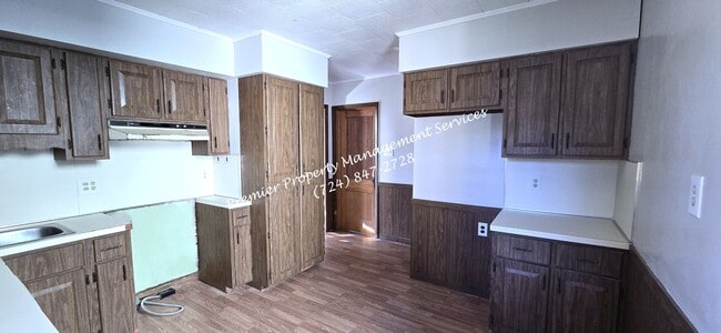 Building Photo - 922 Winslow Ave