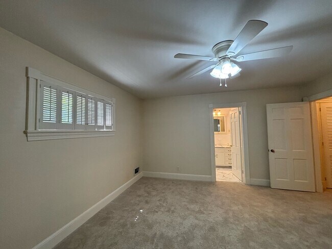 Building Photo - 1513 Raeford Rd