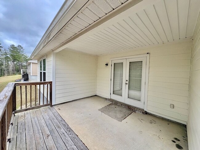 Building Photo - 462 Whispering Creek Ave