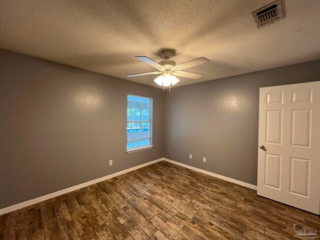 Building Photo - 5784 Twisted Oak Ct