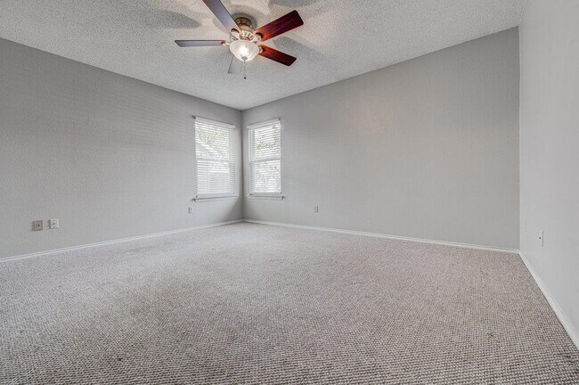 Building Photo - 12925 Covington Trail