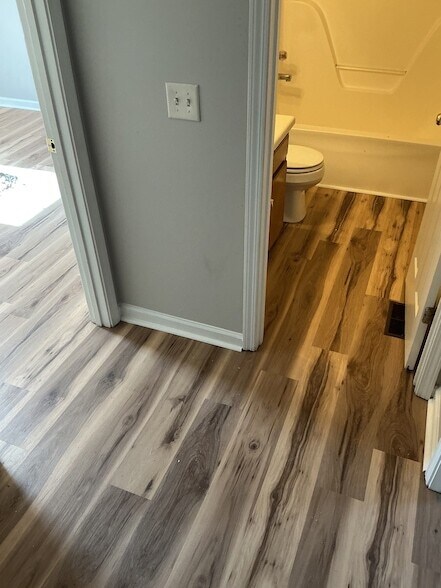 Building Photo - 1431 Benley St