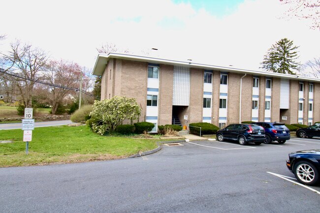 Building Photo - 63 Niles Hill Rd