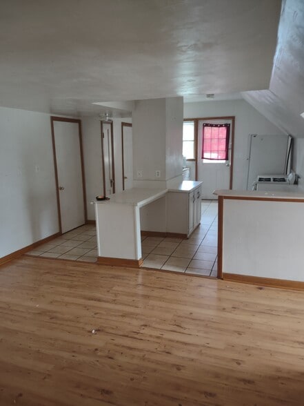 Building Photo - 1409 3rd St SW