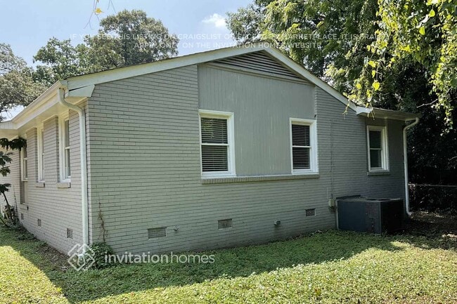 Building Photo - 1841 Haines St