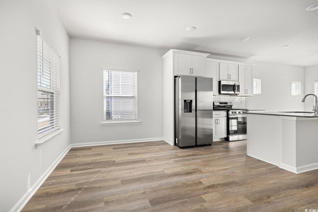 Building Photo - 283 Ferretti St