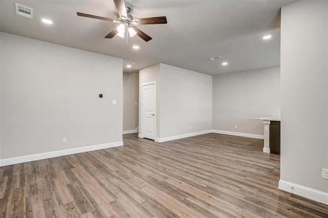 Building Photo - 544 Lake Point Dr