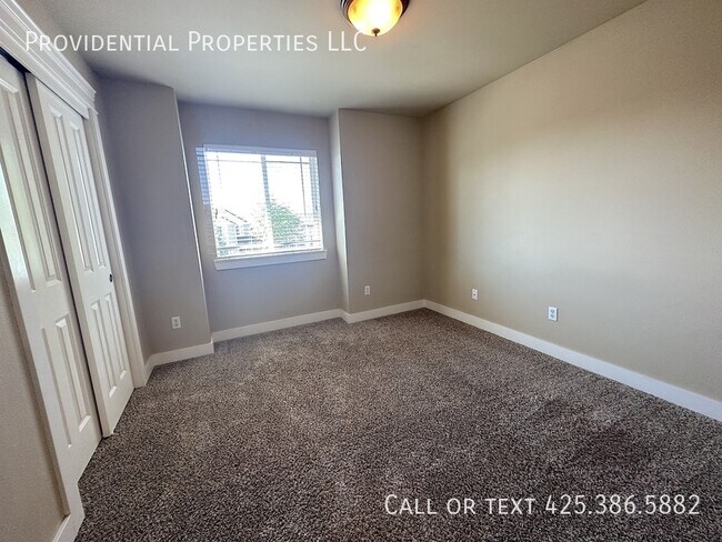 Building Photo - 9720-9186 186 St E