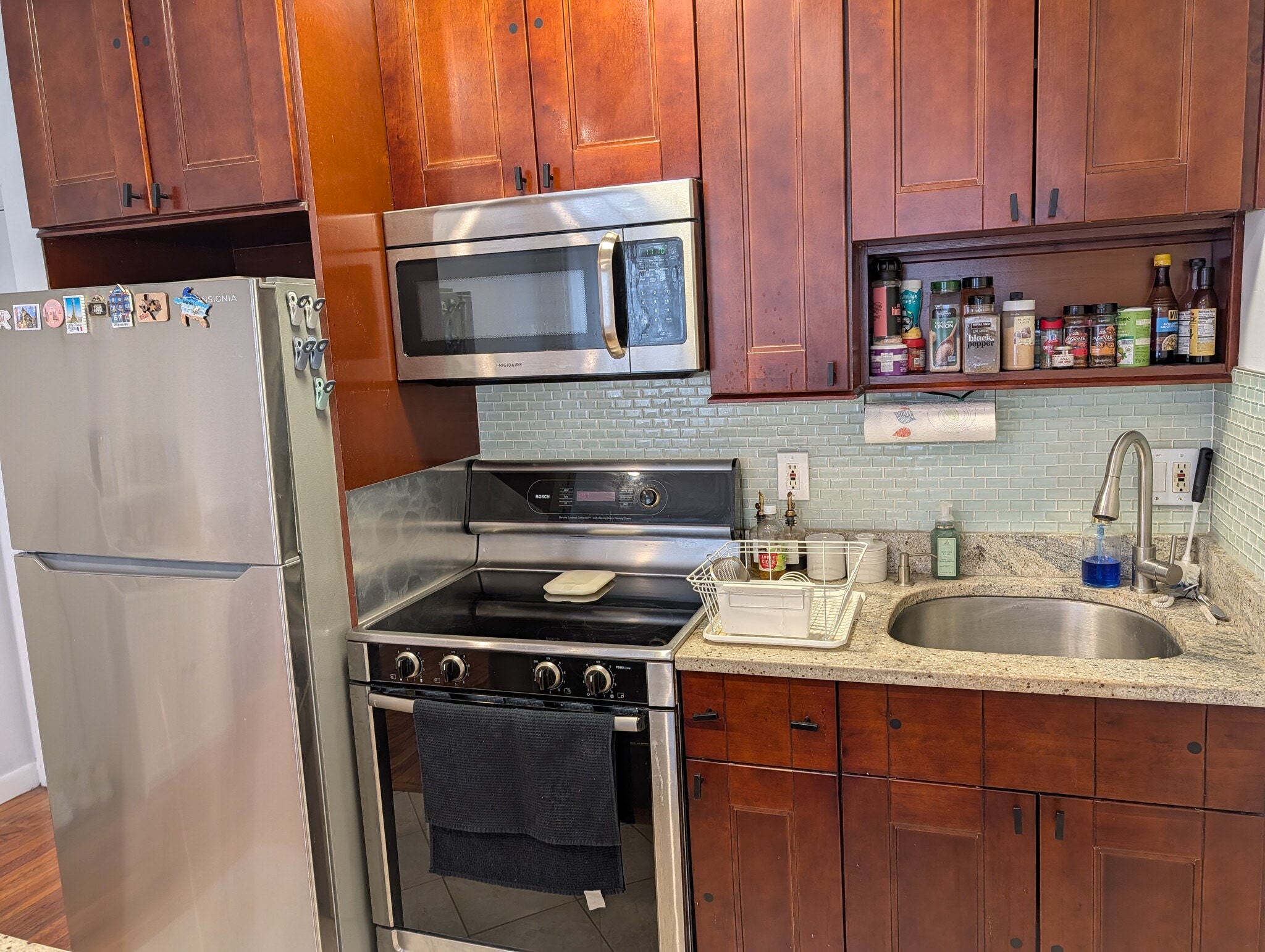 Building Photo - 15 University Rd