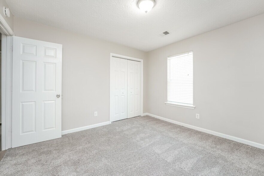 Building Photo - 728 Stonebridge Park Cir