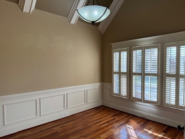 Building Photo - Eagle Ridge Golf Club!