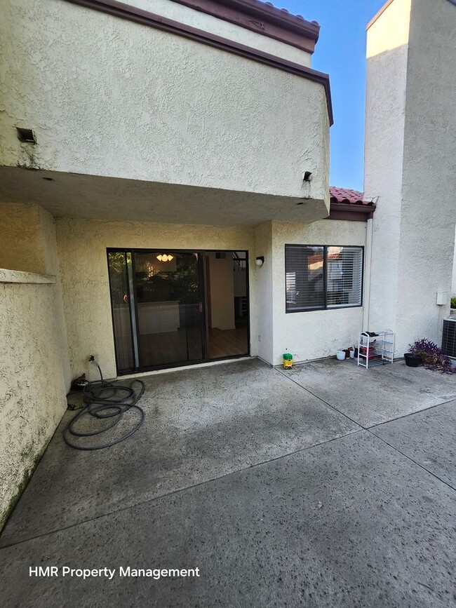 Building Photo - Beautiful 3-Bed, 3-Bath Condo in Prime Cla...