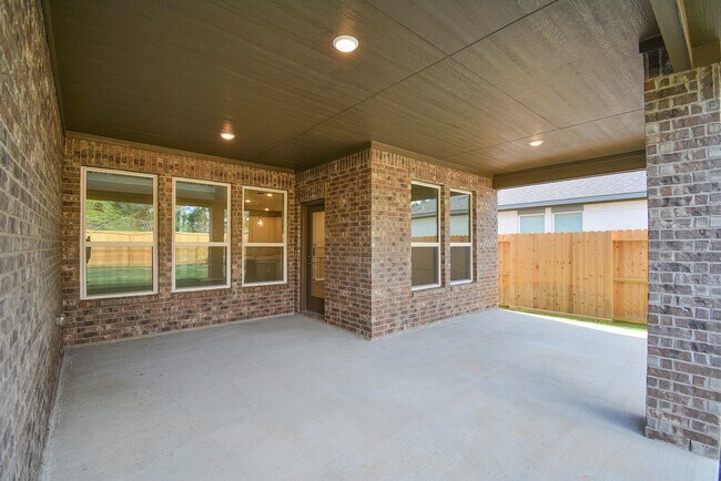 Building Photo - 22006 Big Sky Dr