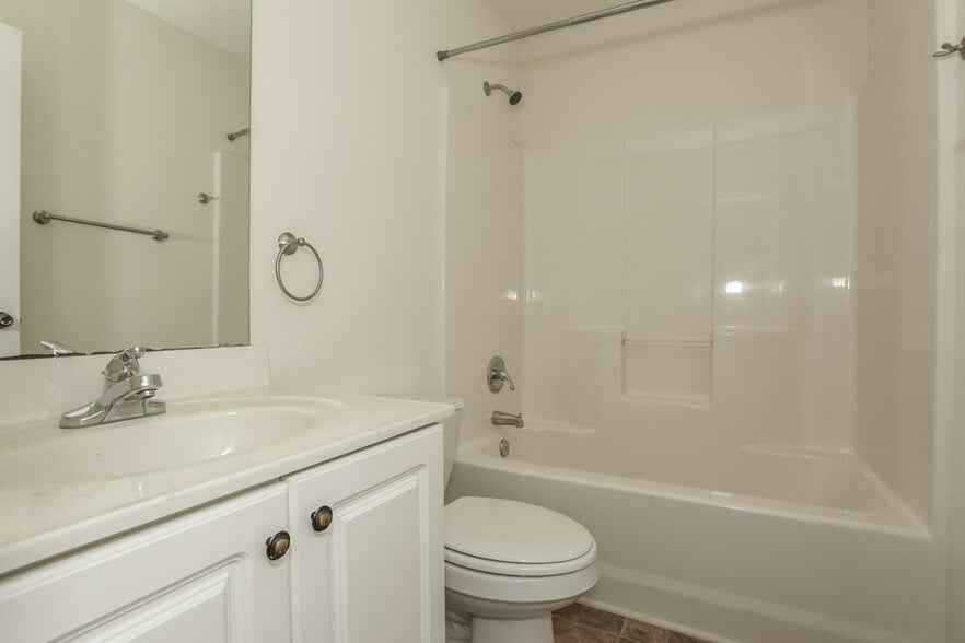 Building Photo - 2557 Paddle Pl NW