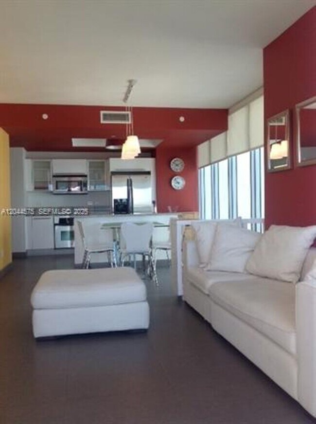 Building Photo - 888 Biscayne Blvd