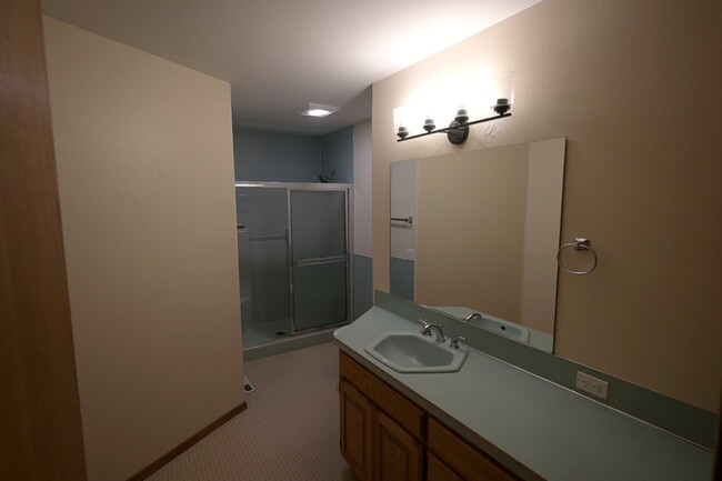 Building Photo - Single level, 3+ bed 3 bath, 2,932 sf home on 1.23 acres in Sequim