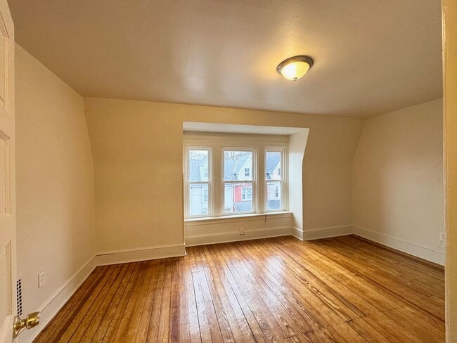 Building Photo - NEVI425