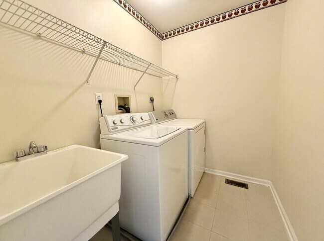 Building Photo - 306 Pimlico Way