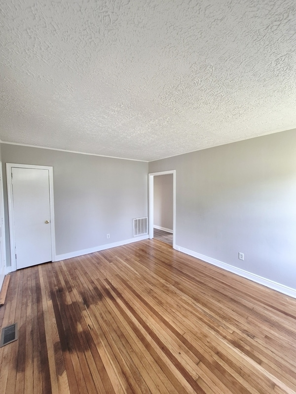 Building Photo - 2917 Creighton Rd