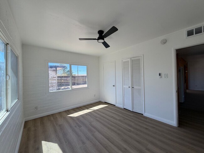 Building Photo - 261 Armory Rd