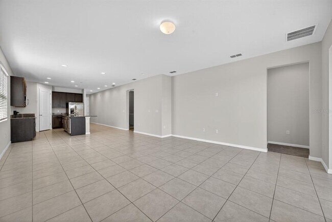 Building Photo - 689 Meadow Pointe Dr