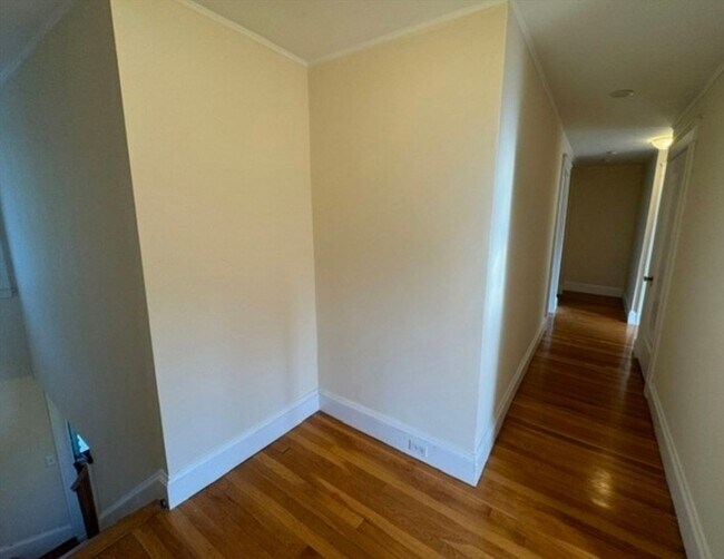 Building Photo - 124 Langley Rd