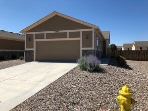 Building Photo - RANCH-STYLE 3BD featuring ONE-LEVEL LIVING in FALCON! - Security Deposit Waiver Available