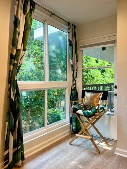 Bedroom - 911 N Kings Rd