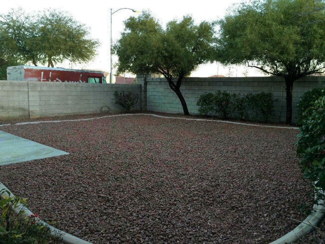 Building Photo - 9751 Ocotillo Falls Ave