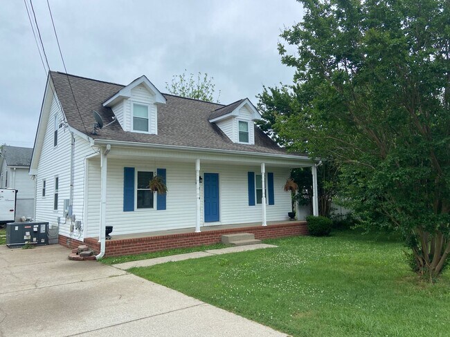 Building Photo - 607 N Greenwood Ext
