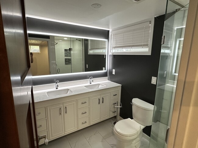 Building Photo - 10421 E Springfield Ave