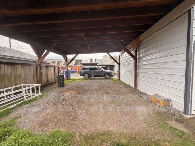 Building Photo - 3136 S 18th St