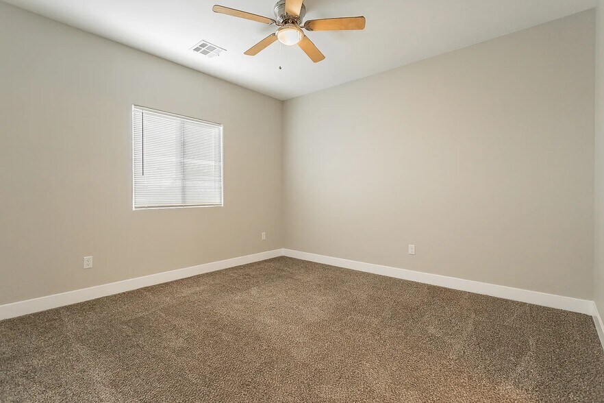 Building Photo - 1701 S Dandelion St