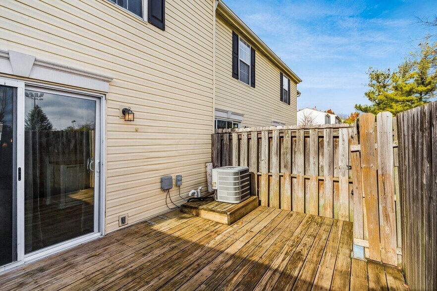 Building Photo - 4839 Stoneybrook Blvd
