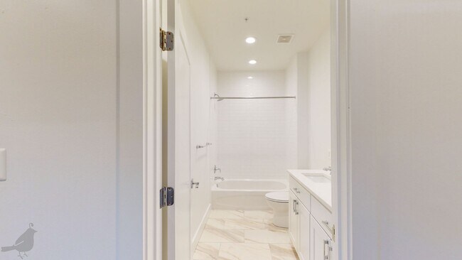 Building Photo - Stunning and Spacious Duplex in Brookland w/ Parking!