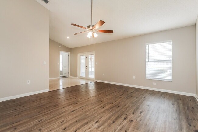 Building Photo - 839 Greenbelt Cir