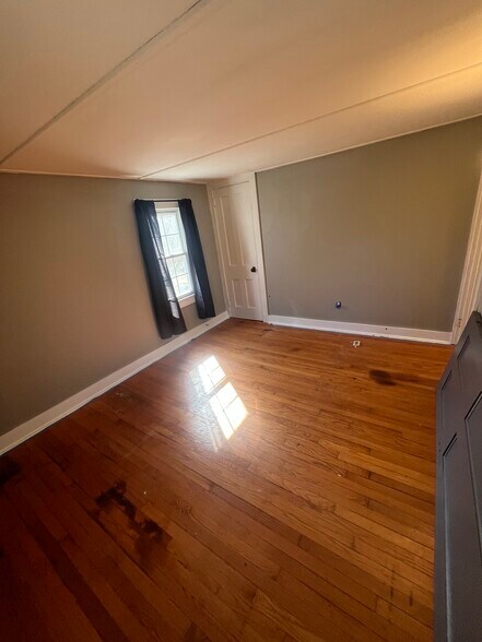 Building Photo - 235 Main St