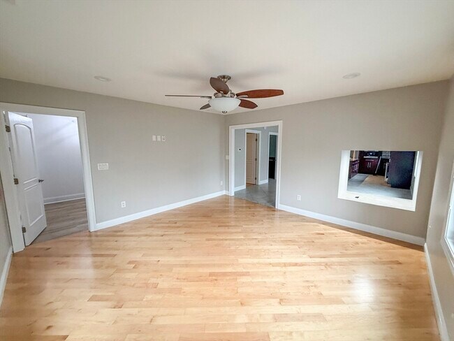 Building Photo - 1132 W Boylston St