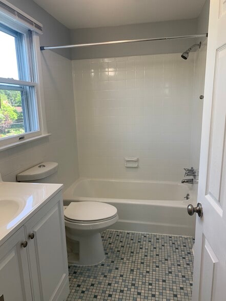 Main Bathroom Upstairs - 150 S Lecato Ave