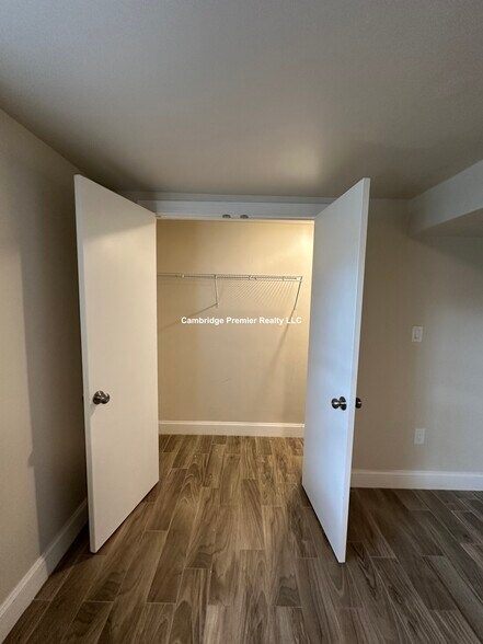 Building Photo - 96 Willis Ave