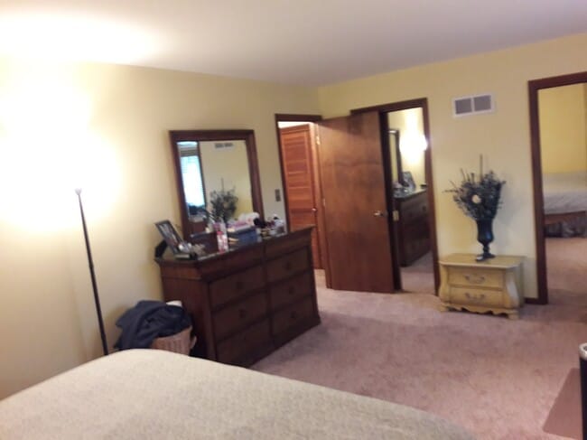 Large Master Bedroom with work desk - 36 Lilac Ct