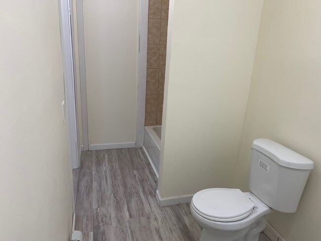 Building Photo - 134 Chestnut Ave