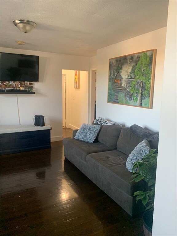 Building Photo - 502 Beach St