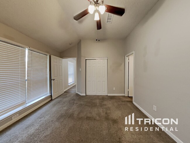 Building Photo - 212 Sunset Dr