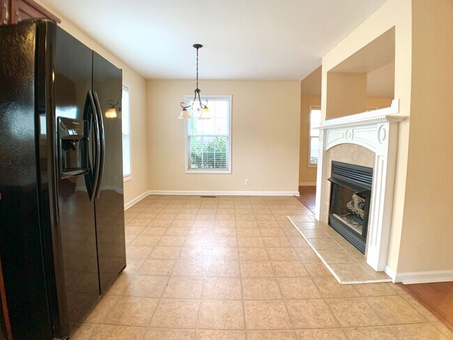 Building Photo - 3756 N Jot Dr