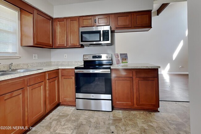Building Photo - 2804 Canyon Ct